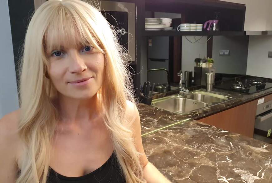 Lea-Stern: Knallh**t! Nachbar f***t mich während seine Alte nebenan ist und s*****t mir voll in die P***y!