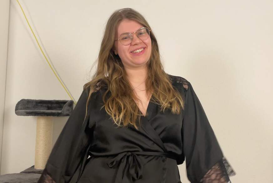 Linalovex: F**k, habe ich das echt gemacht?! Mein erster B**wjob!!