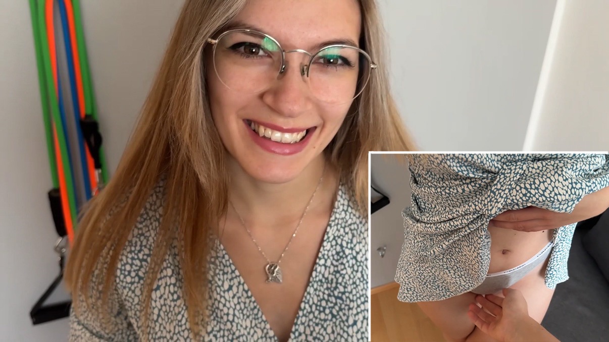 War gerade zuhause, als der Freund meine Schwester kurz vorbei kam. Er wollte nur kurz was für sie holen. Wir waren im Zimmer als er auf mich zukam und sagt das ich ihm auch gefallen würde… er fing an mir unter das Kleid zu fassen. Ich lies mich drauf ein und habe ihm erstmal eine geblasen… danach habe ich mich auf sein Schwanz gesetzt und hab ihn abgeritten. Er fickte mich noch Doggy und spritzte mir schön rein in meine enge und kleine Pussy! Ich hoffe das meine Schwester es nicht erfährt… war das ein Fehler?