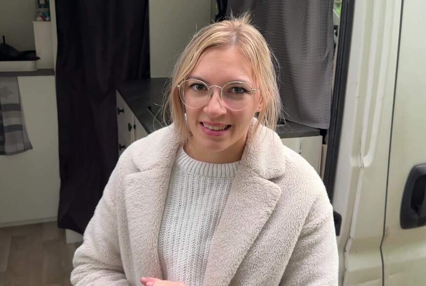 LuckyLucy18: Meinen alten L****r getroffen! Darf er mich F****n?