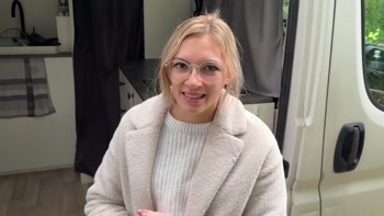 Meinen alten LEHRER getroffen! Darf er mich FICKEN?