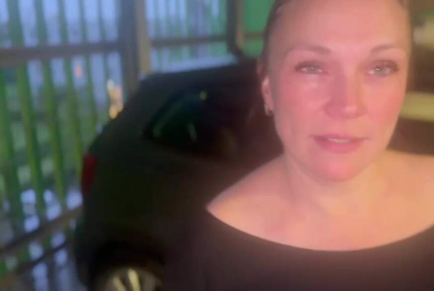 Saskialove: Nach dem Kino im Parkhaus g*****t und in mir gekommen