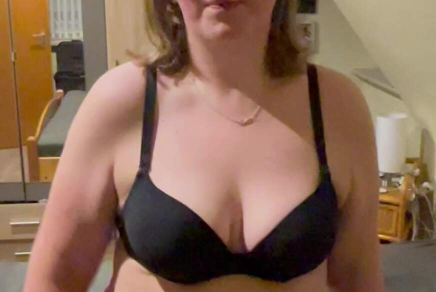 Stripen und M****i A***h Dildo MOV von Jackyjett pic4