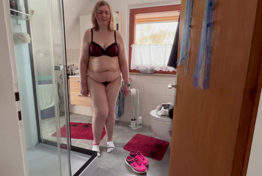 Jackyjett: Pinkeln Dusche und fummeln