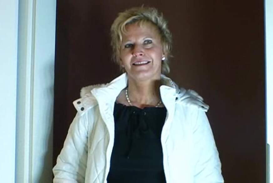 LiveMilf: Auf den K*o FREMD- B****t