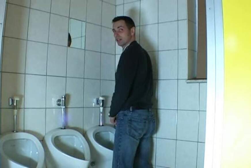 LiveMilf: Auf den K*o FREMD- B****t