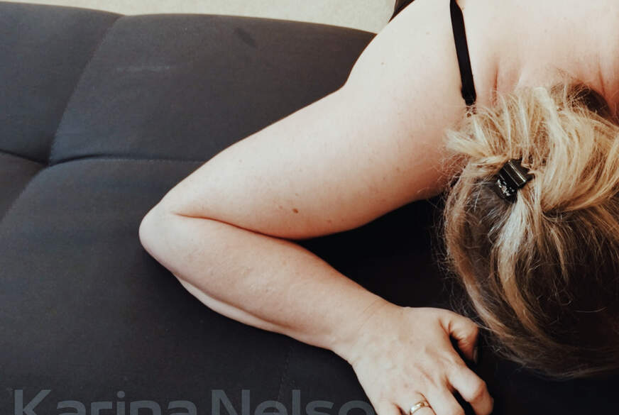 Karina-Nelson: Ich ließ mich v****n, von hinten, so richtig tief, und in mich hinein s******n