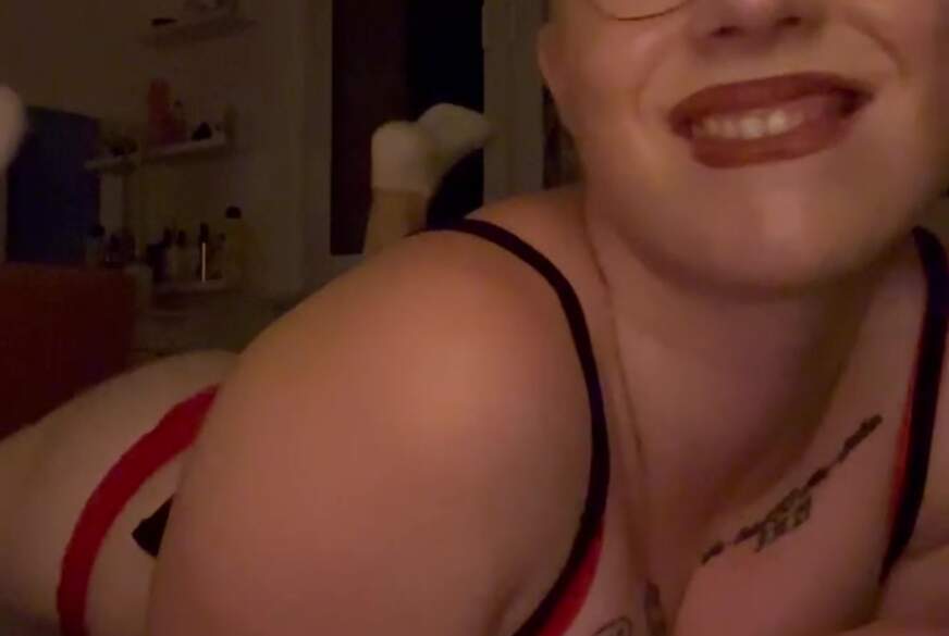 Rote Unterwäsche,schöne Lippen was eine verführerische Art von hotgini