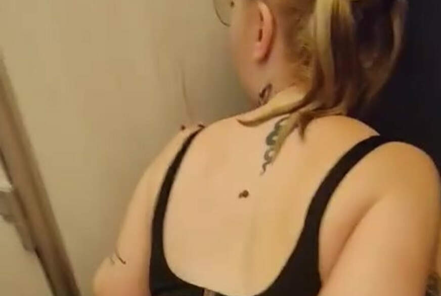 hotgini: Sex Video in der Öffentlichkeit