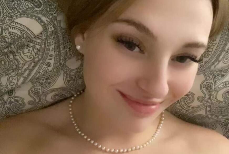 MajaSofie: GURKE d***t meine kleine enge P***y auf