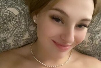 GURKE d***t meine kleine enge P***y auf