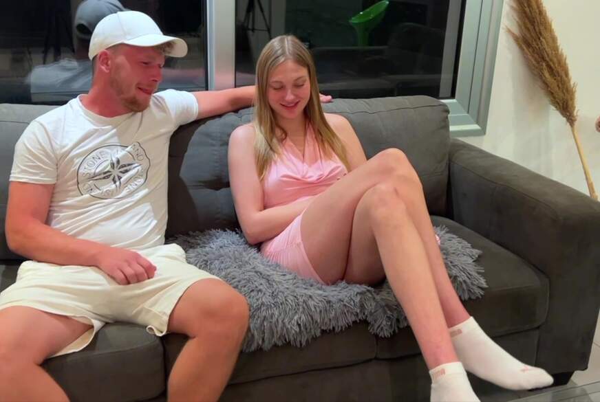 MajaSofie: Mein erstes mal A*****x.. Hoffe man merkt mir nicht zu sehr an wie aufgeregt ich war..