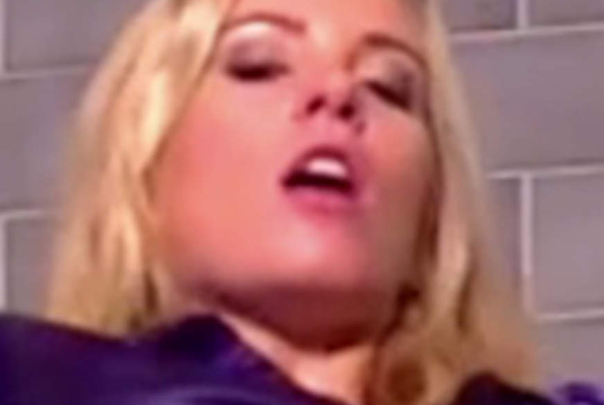 Noch einmal kurz im Bad g*****t von LittleSue