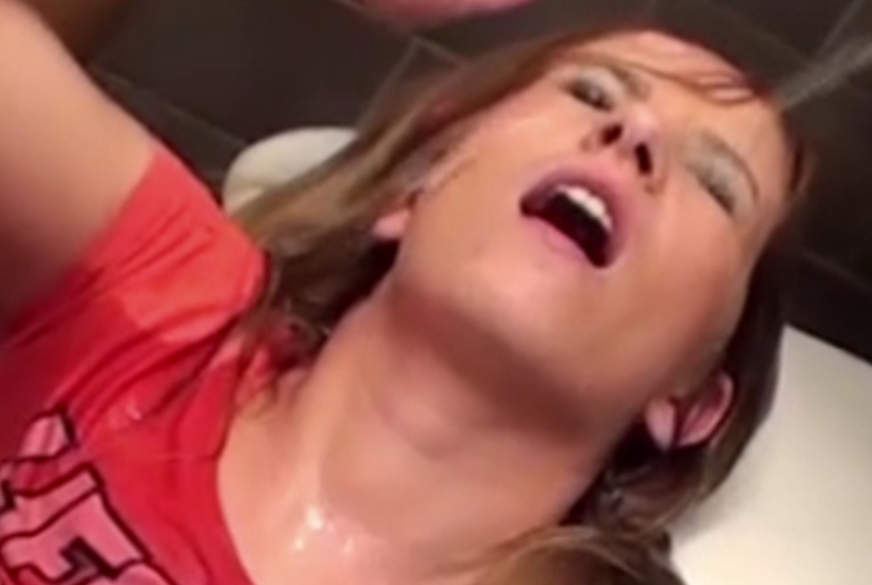 P****n und F****n von LittleSue