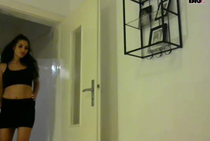 Kurzer Strip in HD von F*****e-Elena