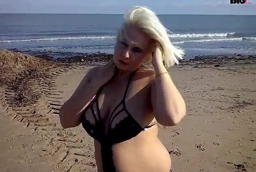 SaharaKaleah: Ja genau da-am Strand