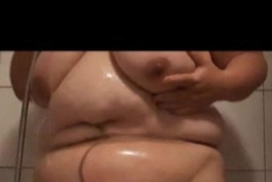 Nylon - S******e! DUSCHEN - P****n von Vanessa-Jones