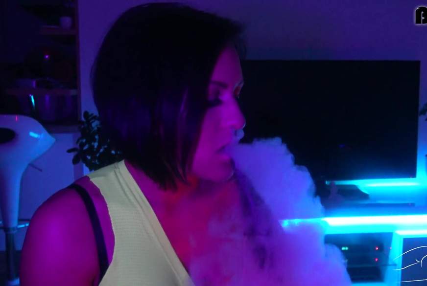BlackSophie: Smoke D**ks Everyday