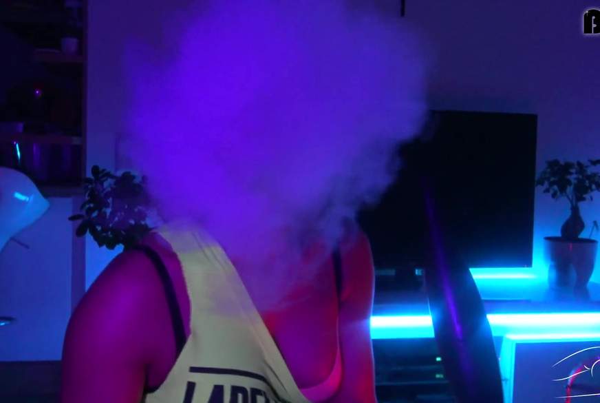 BlackSophie: Smoke D**ks Everyday