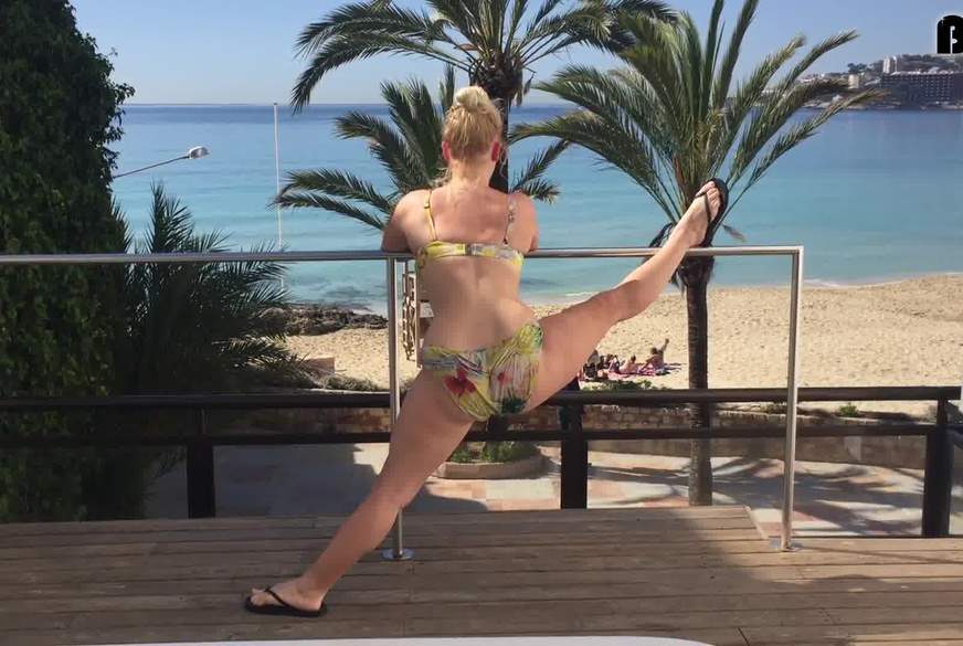BunNyna: Stretching mit Meerblick