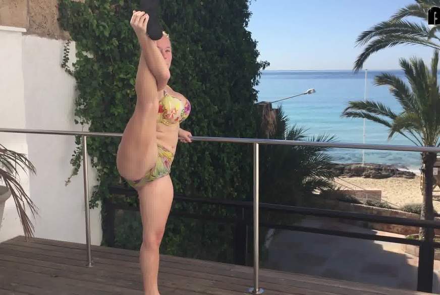 BunNyna: Stretching mit Meerblick