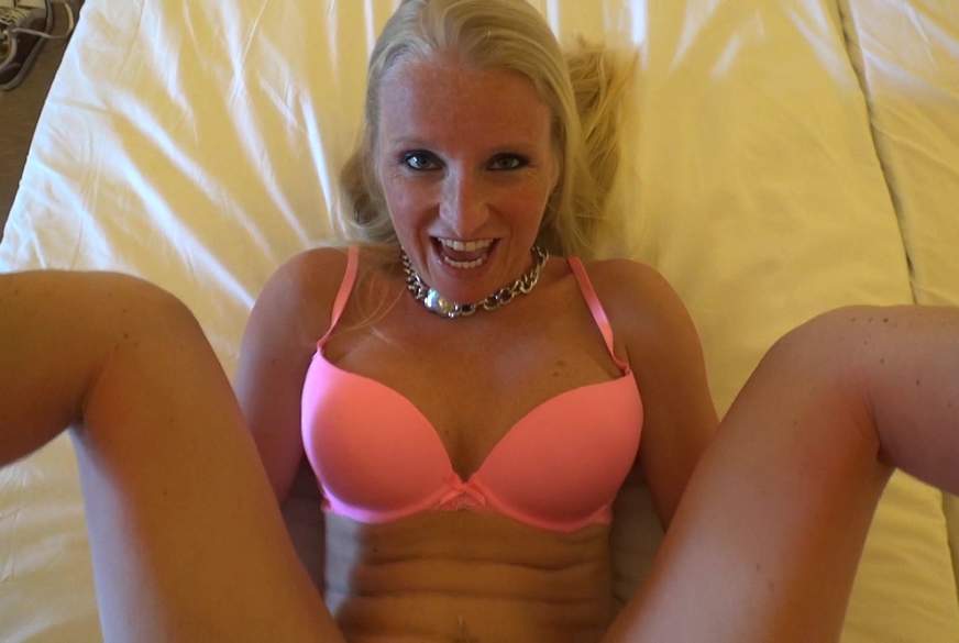 F**k mich bis die S***e s*****t von KacyKisha