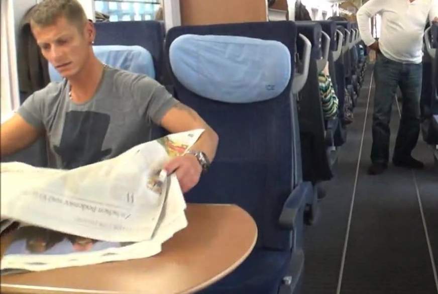 Krasse Nummer! B**wjob im ICE Zug Public von KacyKisha pic1
