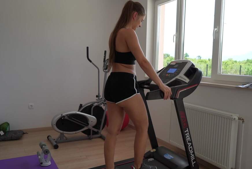 Jennifer1177: F****n mit den Trainer im Fitnessstudio
