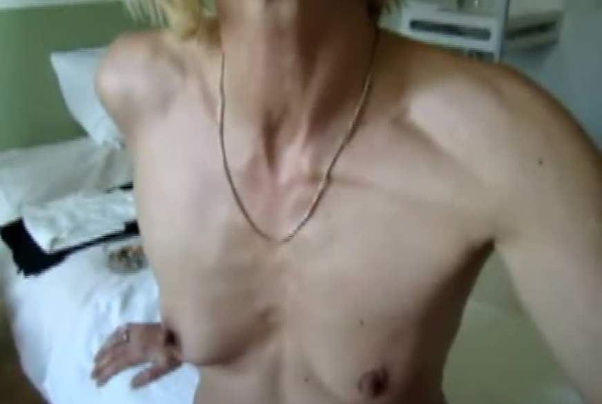 CITYSTERN: Steife Nippel auf 3cm drehen