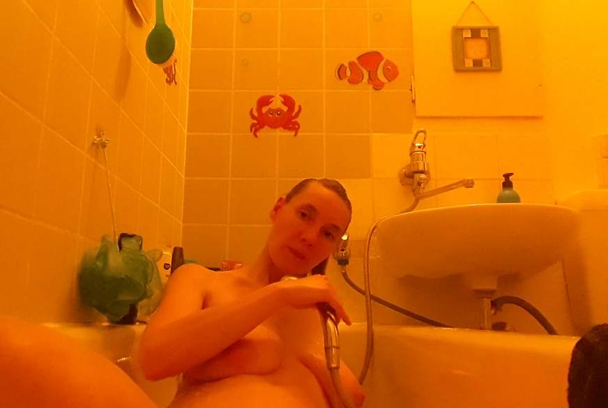 ZoeyKiss: In der Badewanne