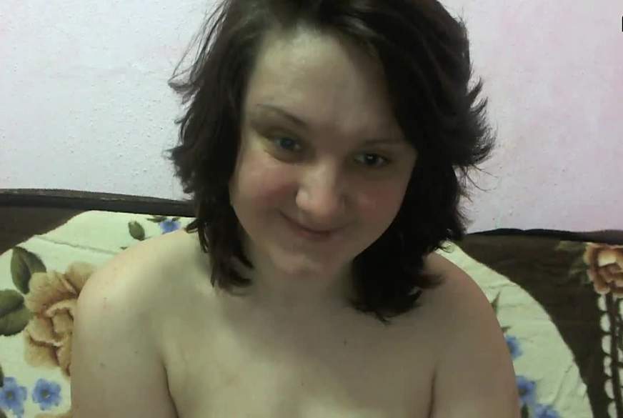 LoraHot: Ich mag, wenn du meine h**ten Nippel l****n