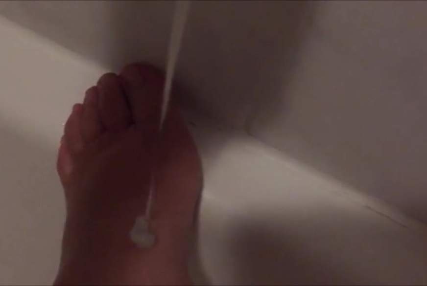 Füße einschäumen und duschen von LatinaBonita pic2