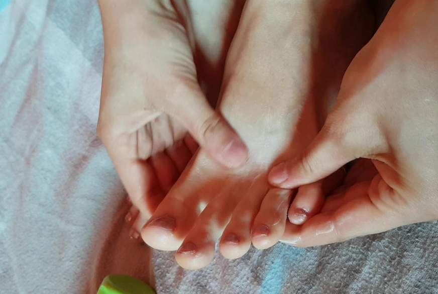 kittyxxxx: foot care