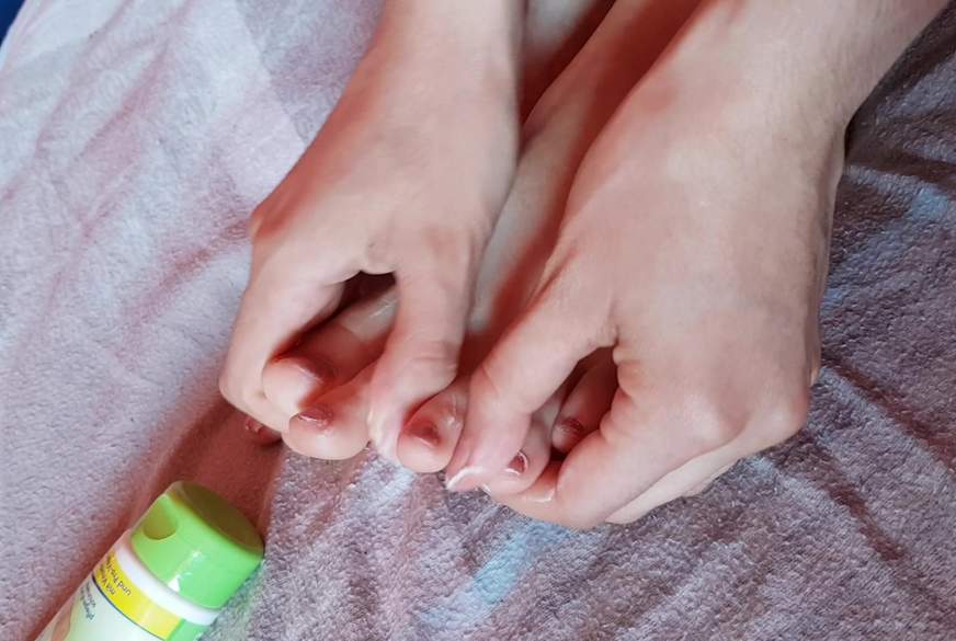 kittyxxxx: foot care