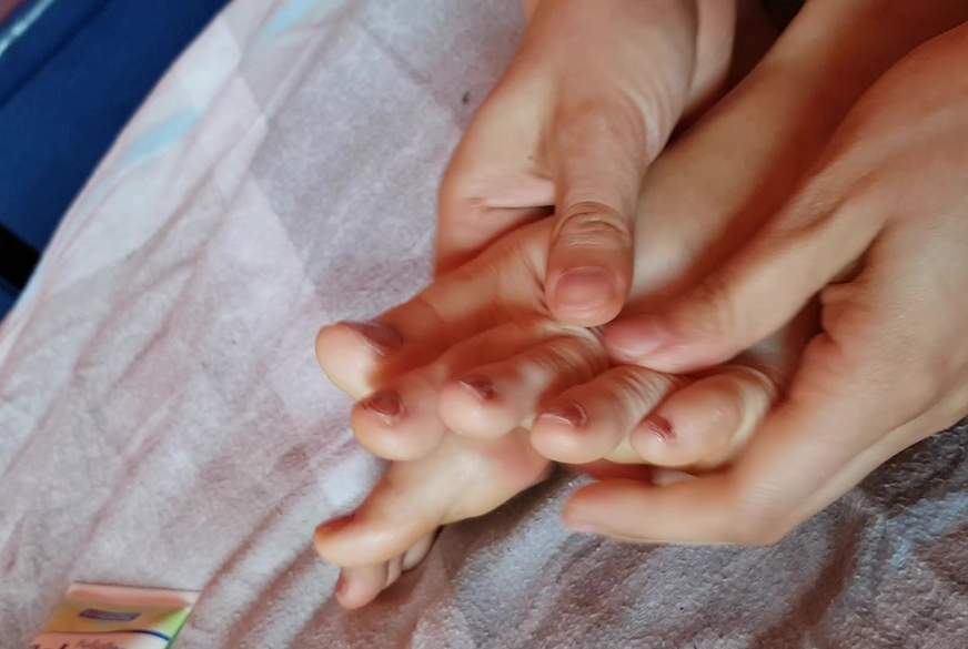 kittyxxxx: foot care