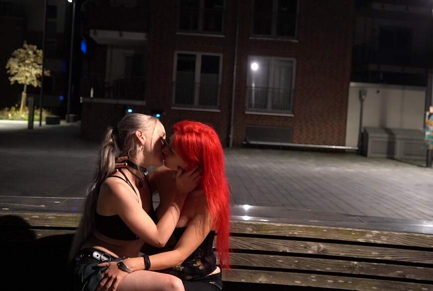 luuhsie: Blond Küsst Rot