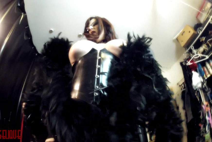Avengelique: PIN UP DOMINA