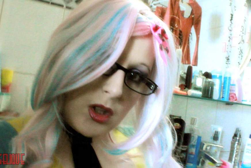Avengelique: Kleine Gummi-P**s-Pause