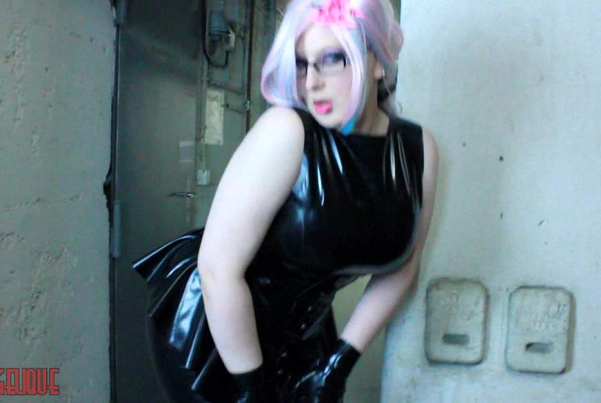 SCHAMLOS Gummi im Nachbarskeller von Avengelique pic1