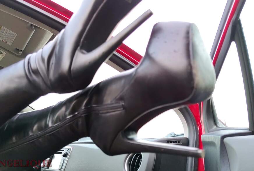 Leck meine Stiefel, du O***r! von Avengelique pic3