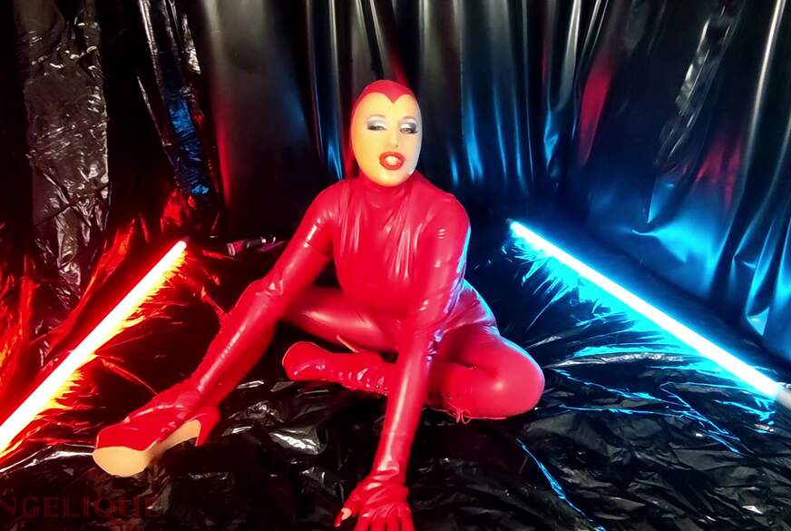 Latex Catsuit Dress up - Der Catsuit Einöl-Traum von Avengelique pic2