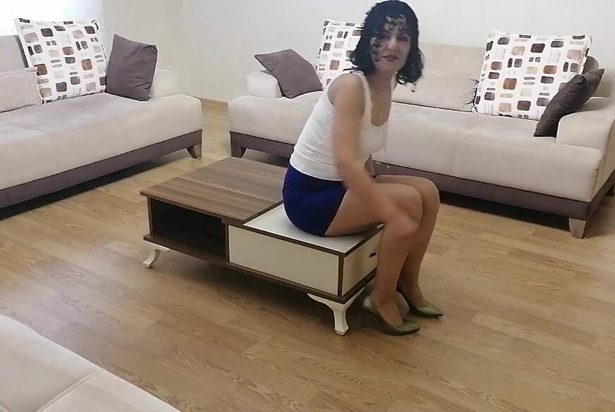 turkishderya: Türkisches B***h beim Rauchen 1