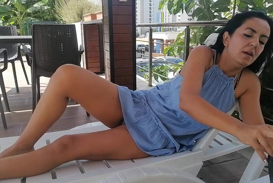 turkishderya: Türkisches B***h beim Rauchen 6