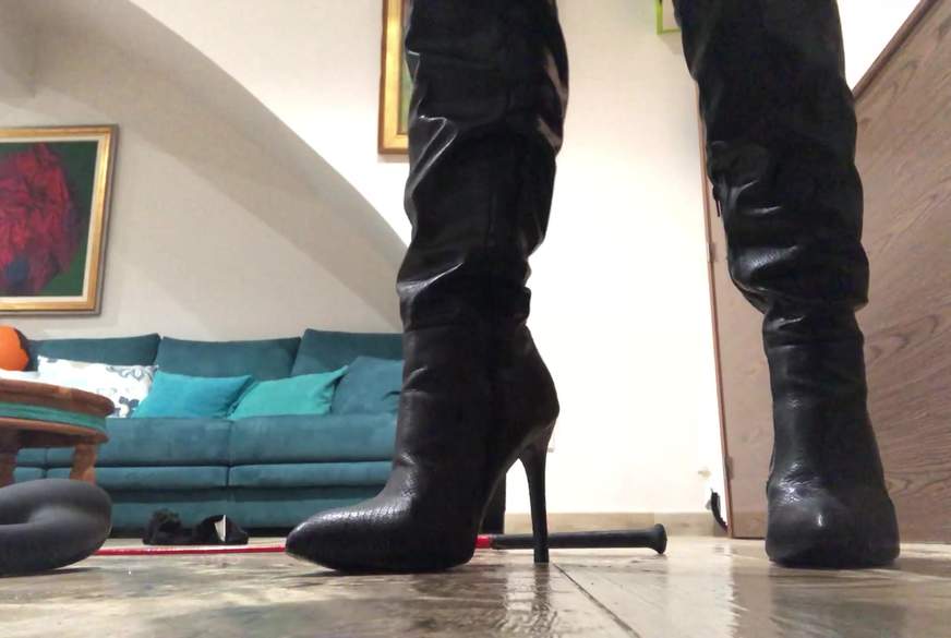 GustiSonnenschein: Ich nehm dich als Polizistin fest