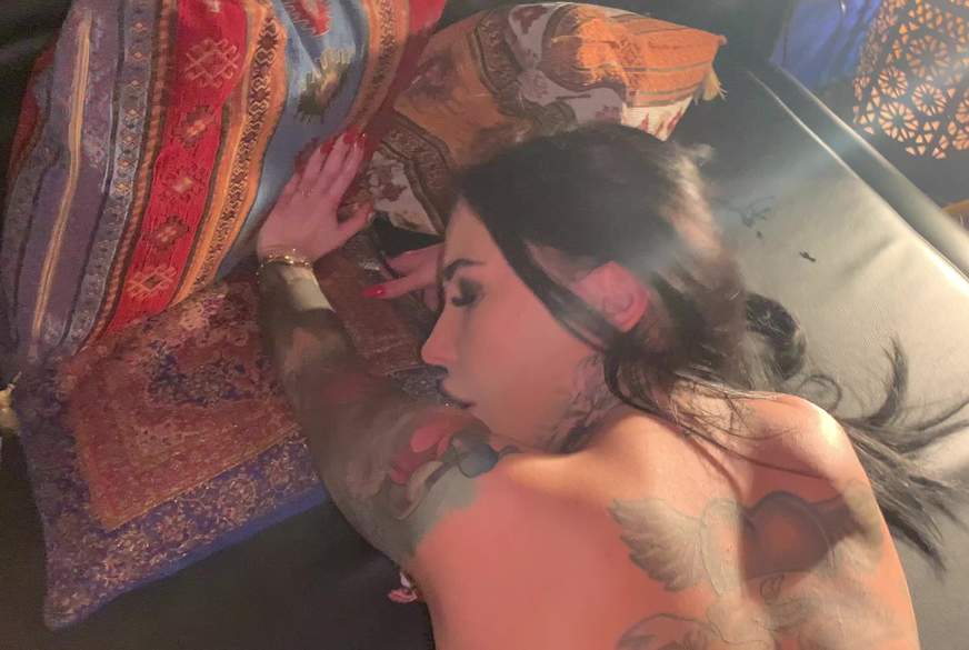 SnowWhite-Inked: R***********z a*******t
