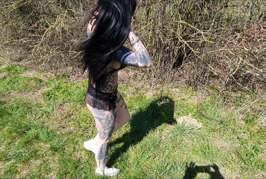 SnowWhite-Inked: Frohe Ostern und E**rsuche mit Schuss !