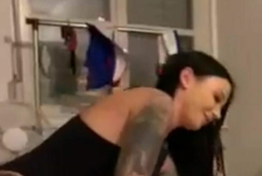 SnowWhite-Inked: 18 jähriger M*****rs*****z z******t mein enges L**h