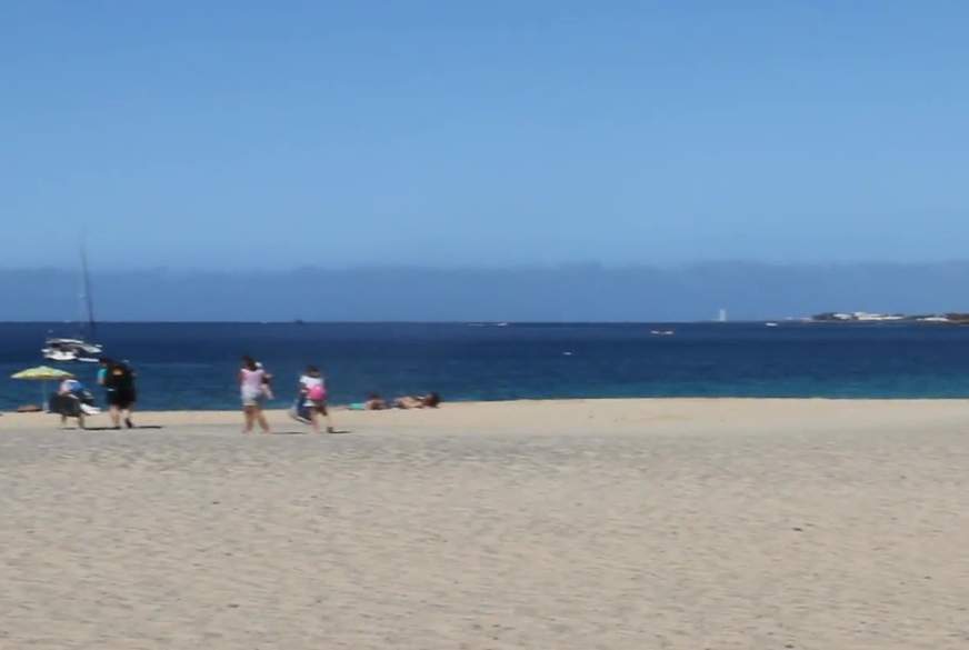 minkimouse: Public - Am Traumstrand S*****z g******n...