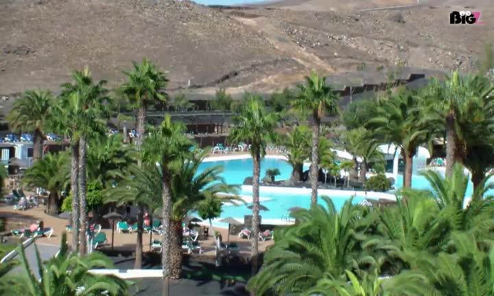 Minki machte Urlaub, im Land der Pharaonen, ausgerechnet Club Urlaub, ein verheirateter Mann am Pool, seine Familie auf Ausflug und wir haben die Zeit genutzt und uns benutzt aber schau selber