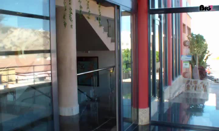 der erste Escort Service für mich, welche Spannung, was erwartet mich...